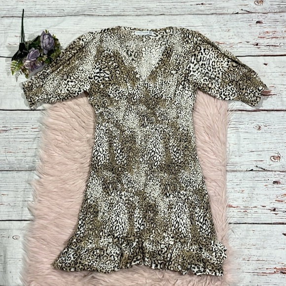 Faithfull the Brand Margherita Leopard Smocked Mini Dress - Picture 2 of 11
